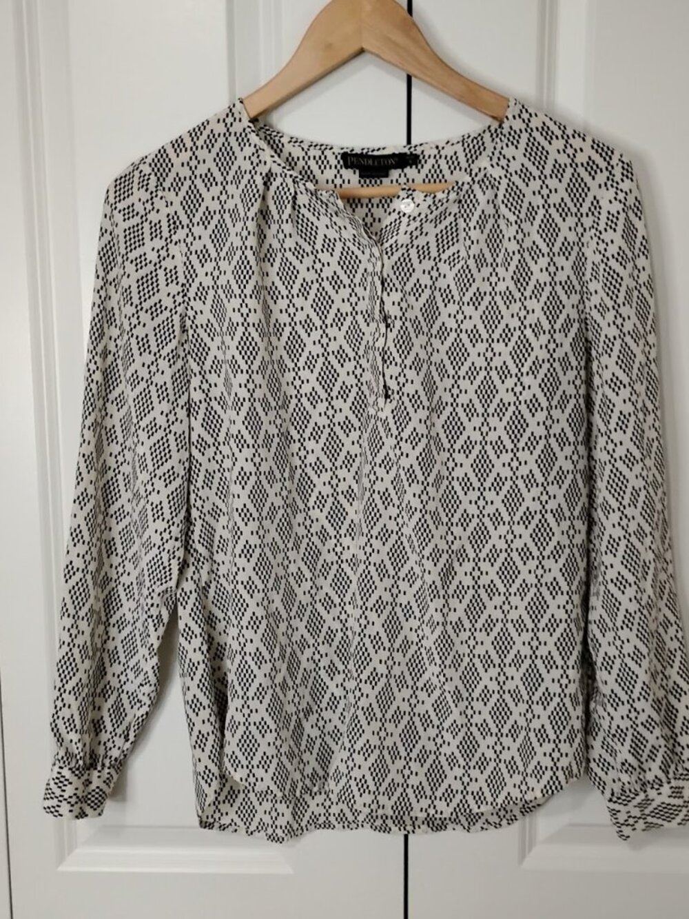 Pendleton Women's White Black 100% Silk Long Sleeve Blouse Top Size 8 Petite